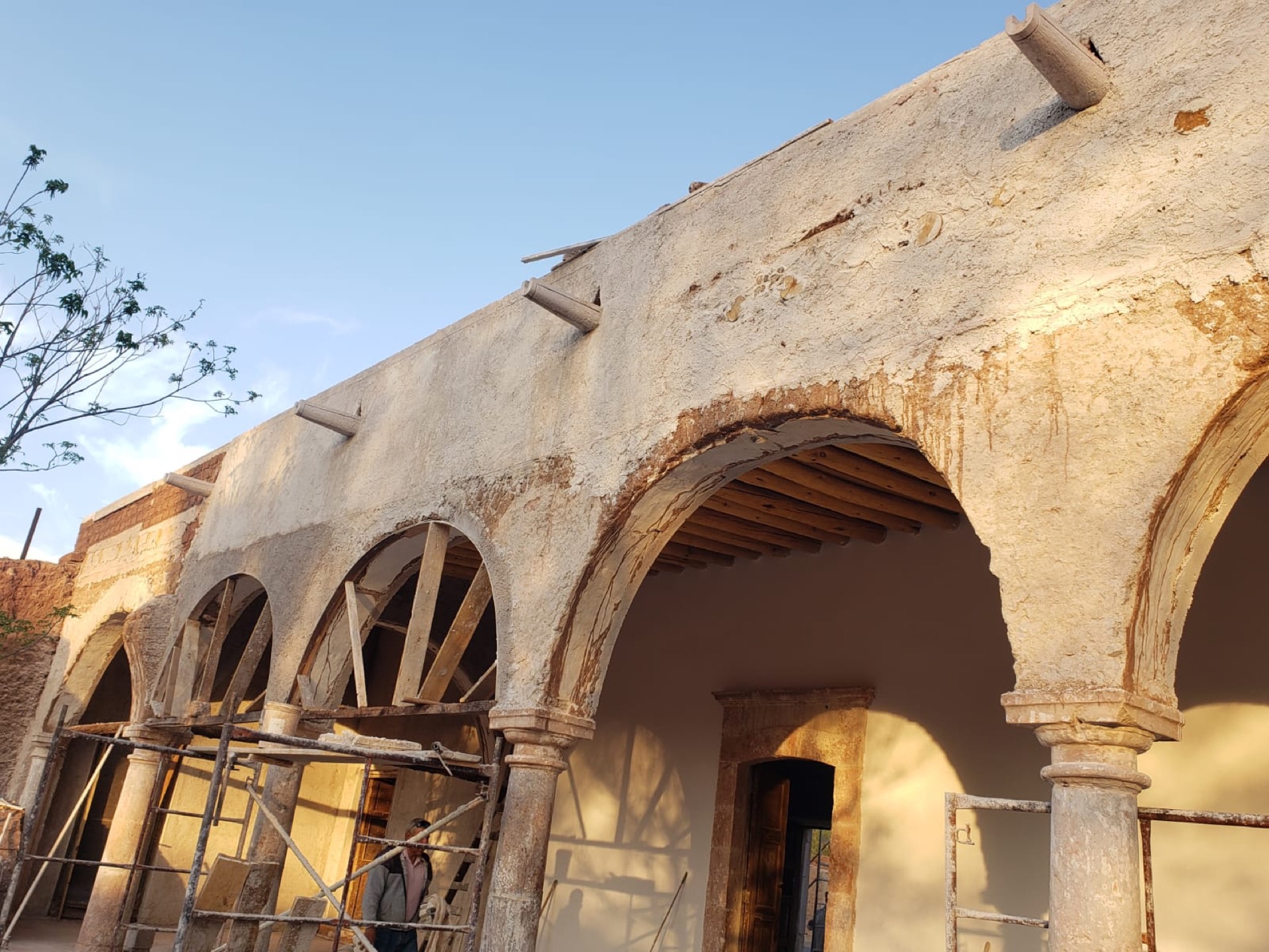 Restauración de arcos y estructura en Etapa 1