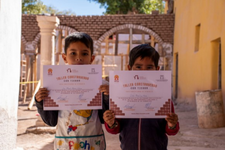 Taller construyendo con tierra